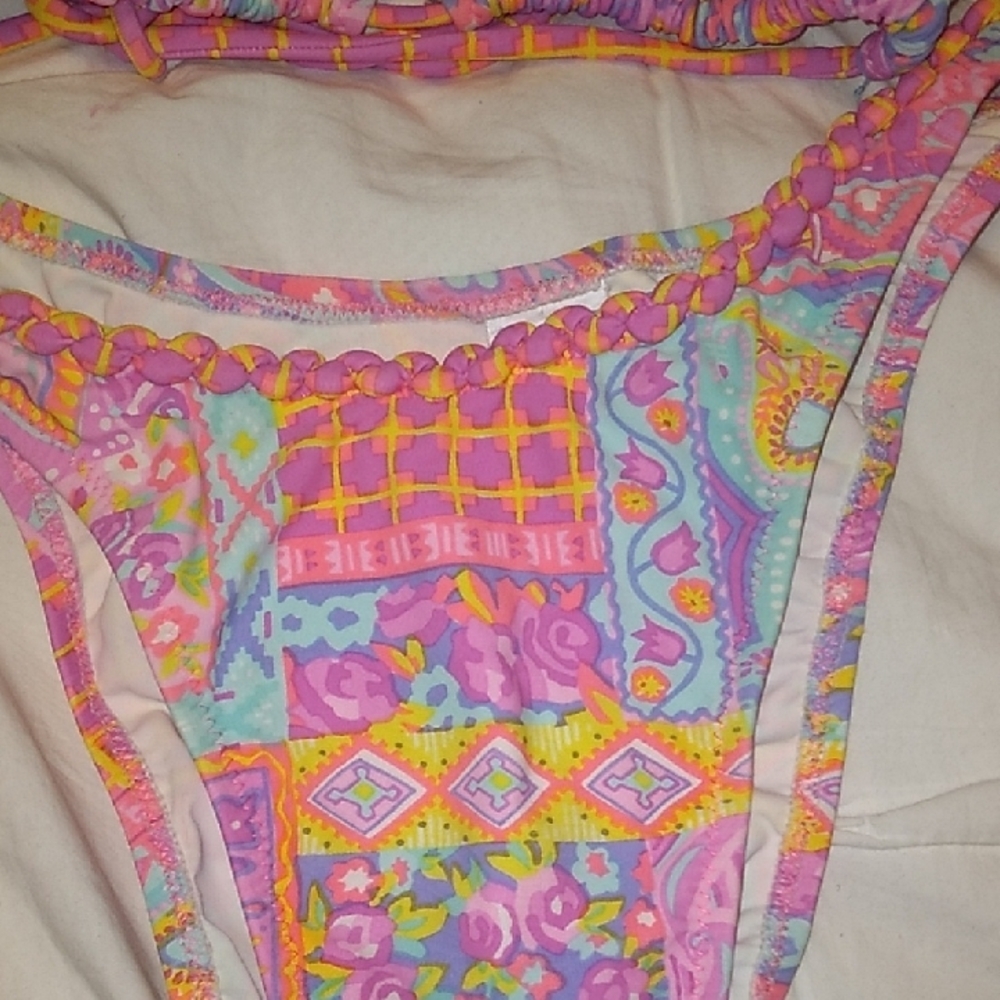 Colorful Patterned Bikini Set - Picture 4 of 5